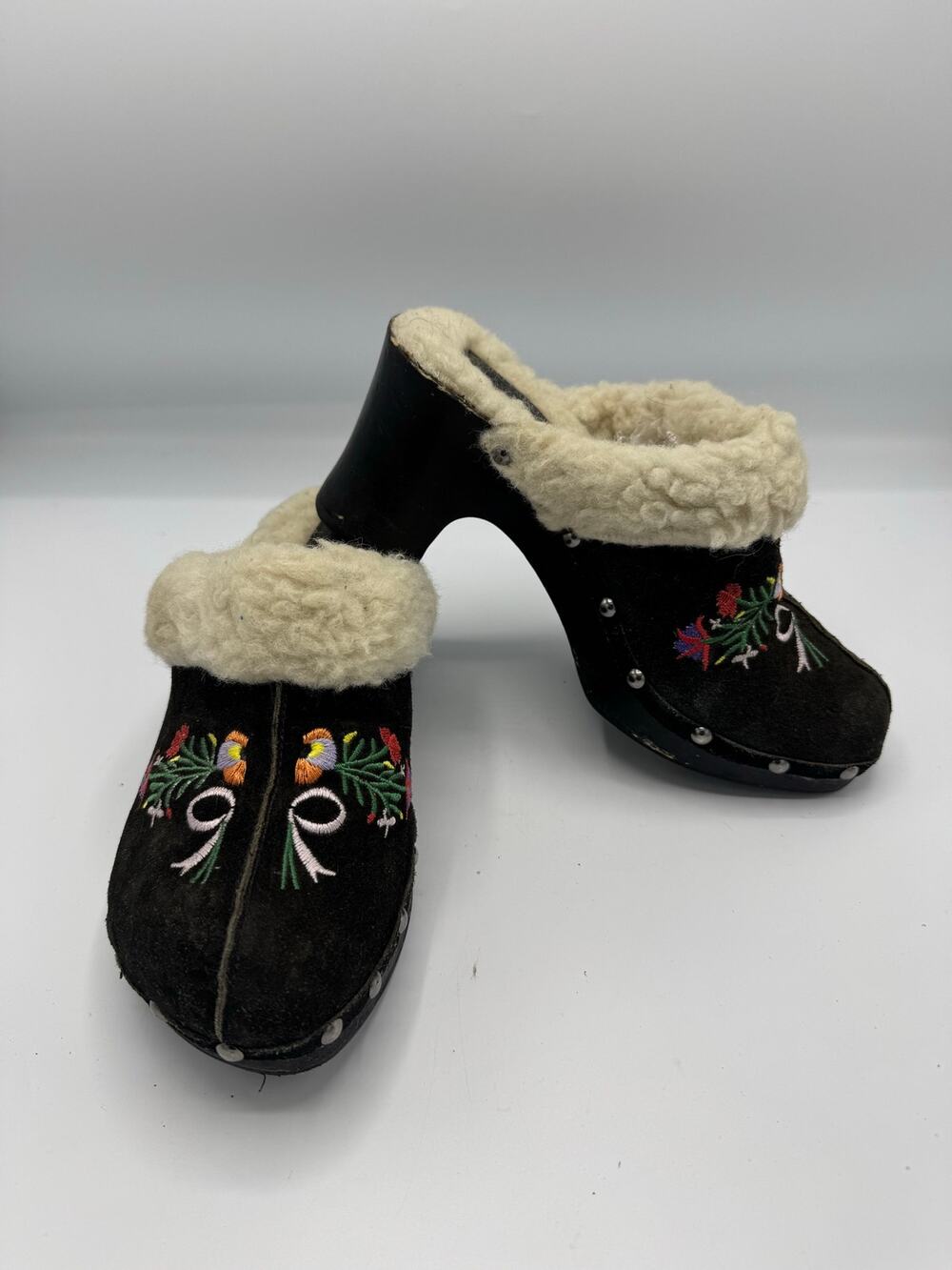 Pazzo Cameron Womens Black Embroidered Leather Clogs Fleece Lined US Size 8